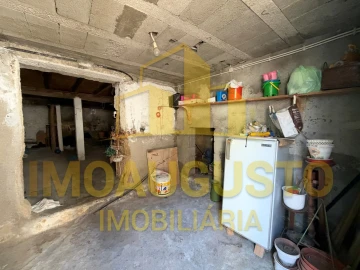Moradia T2 para Venda em Minhocal