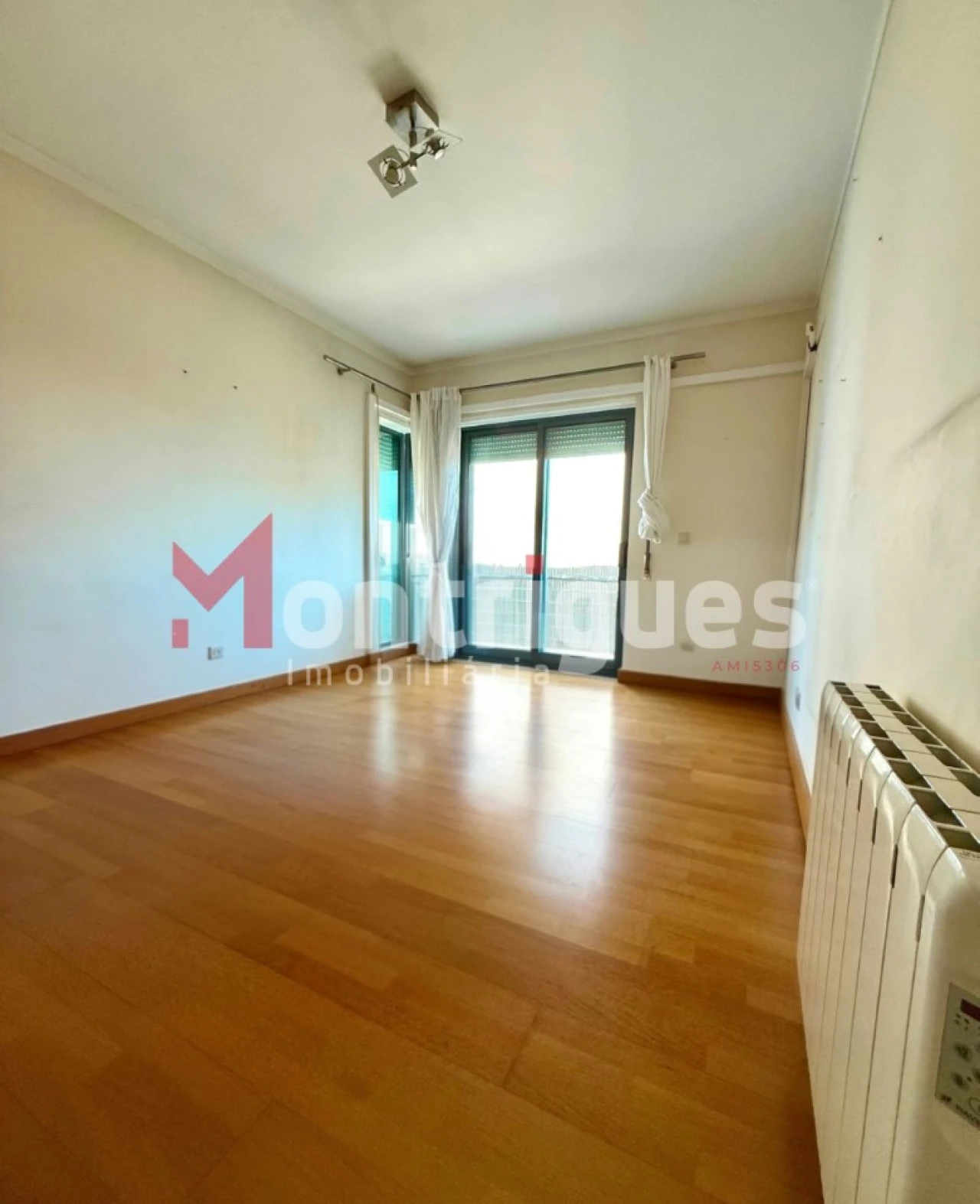 Apartamento T2 para Arrendamento em Parque das Nações Foto 9