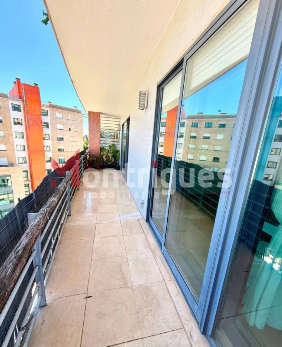 Apartamento T2 para Arrendamento em Parque das Nações Foto 15