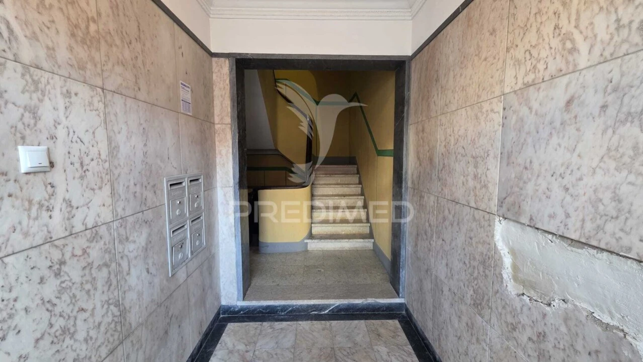 Apartamento T2 para Venda em Avenidas Novas Foto 4