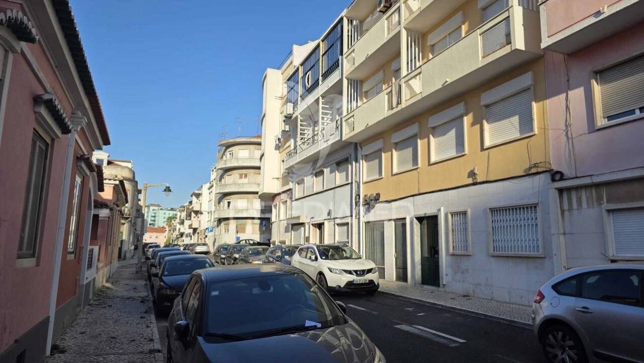 Apartamento T2 para Venda em Avenidas Novas Foto 3