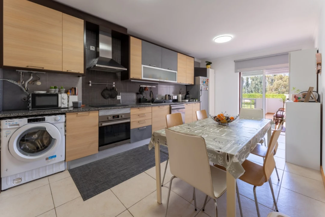 Apartamento T2 para Venda em Nazare Foto 3