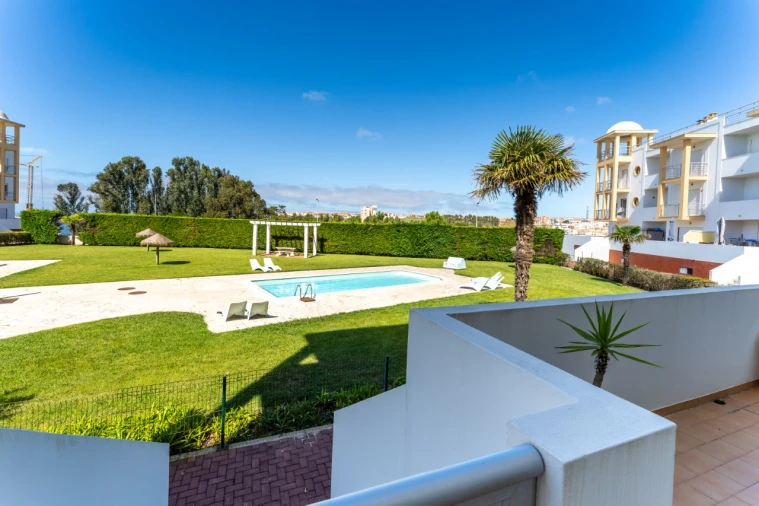 Apartamento T2 para Venda em Nazare Foto 25