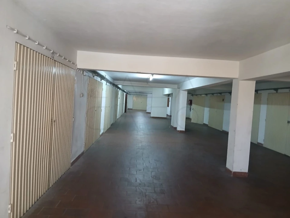 Garagem para Venda em Setubal (São Sebastião) Foto 4