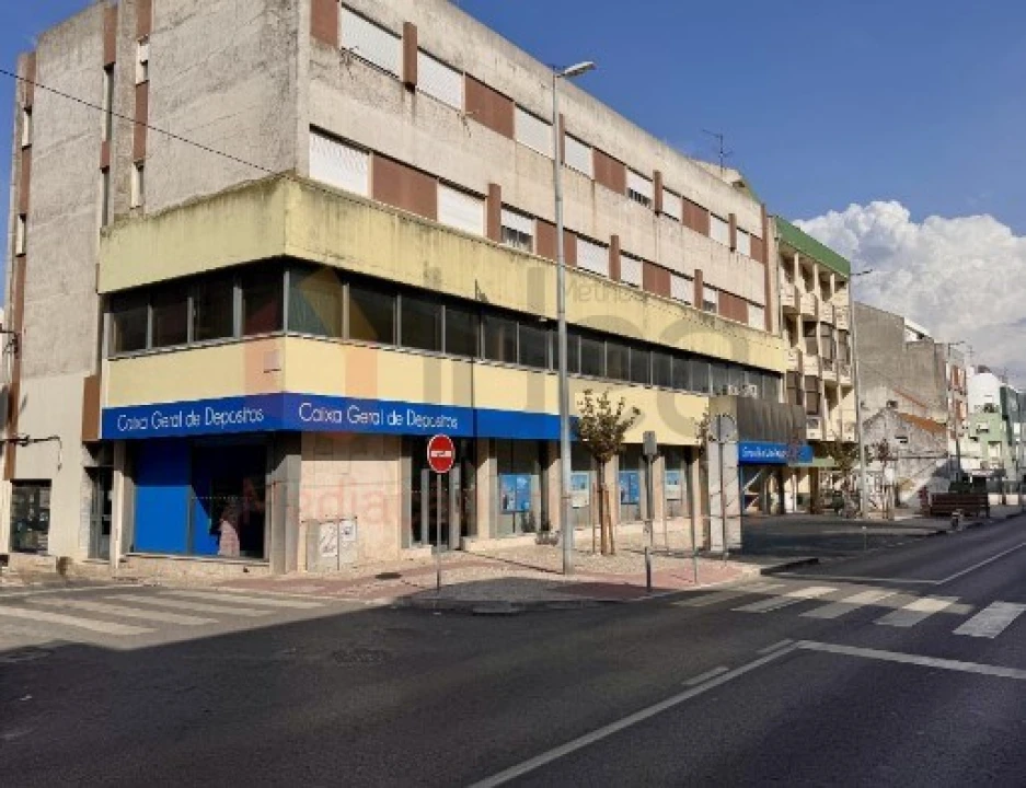 Escritório para Venda em Baixa da Banheira e Vale da Amoreira Foto 1