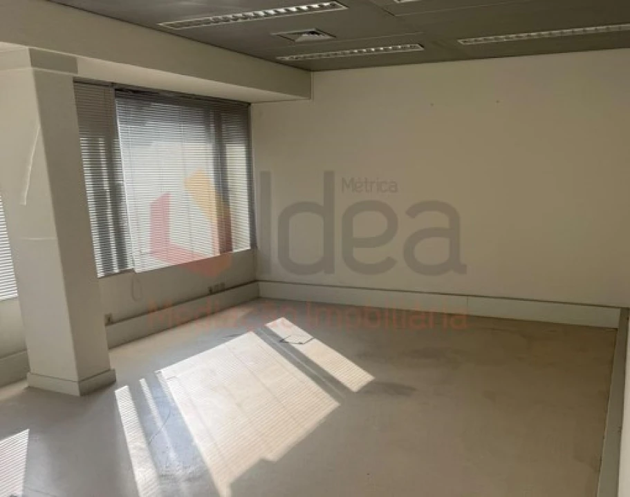 Escritório para Venda em Baixa da Banheira e Vale da Amoreira Foto 3