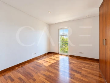 Moradia T4 para Venda em Alcabideche