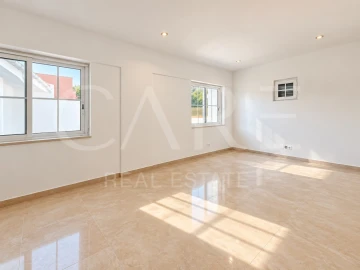 Moradia T4 para Venda em Alcabideche