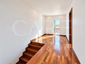 Moradia T4 para Venda em Alcabideche