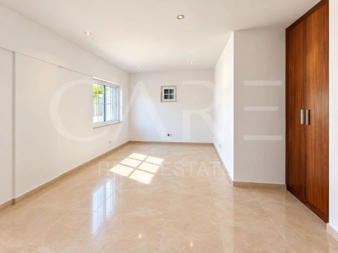 Moradia T4 para Venda em Alcabideche Foto 19
