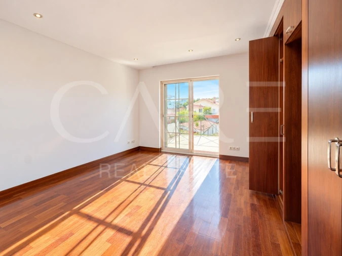 Moradia T4 para Venda em Alcabideche Foto 33