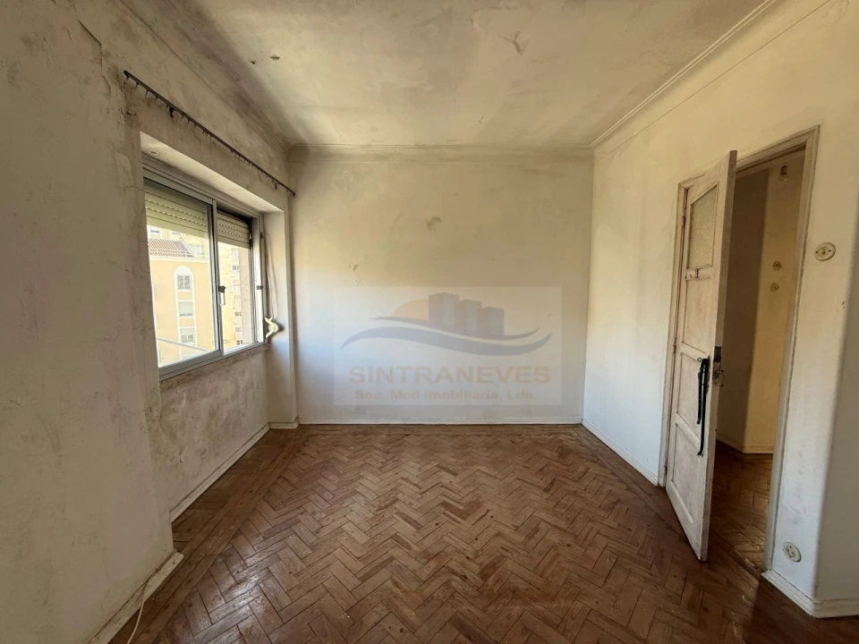 Apartamento T2 para Venda em Rio de Mouro Foto 6