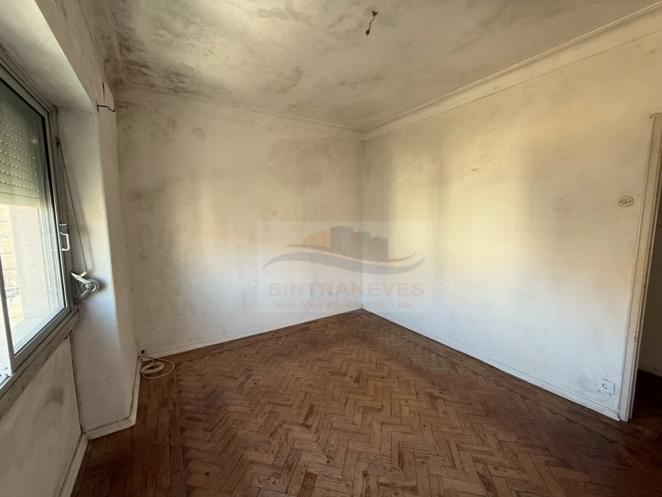 Apartamento T2 para Venda em Rio de Mouro Foto 10