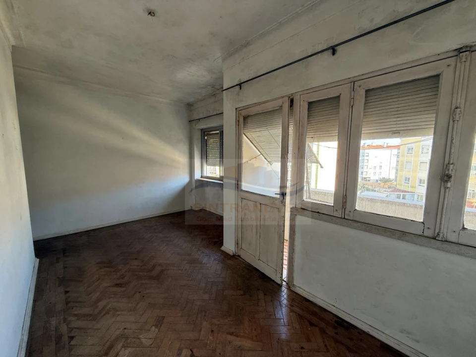 Apartamento T2 para Venda em Rio de Mouro Foto 14