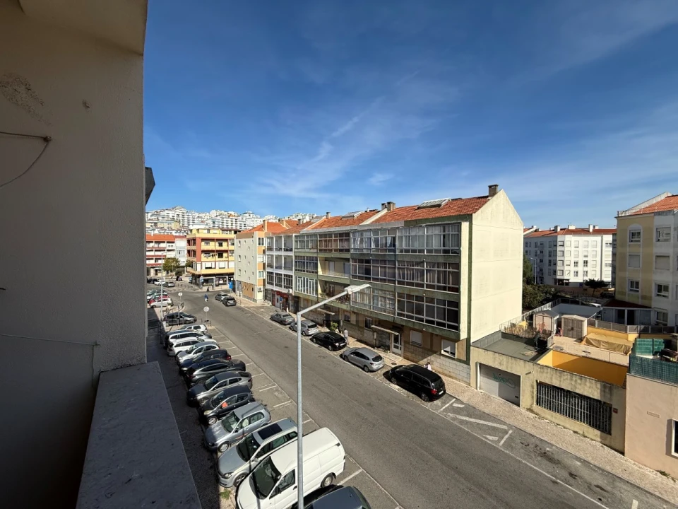 Apartamento T2 para Venda em Rio de Mouro Foto 16