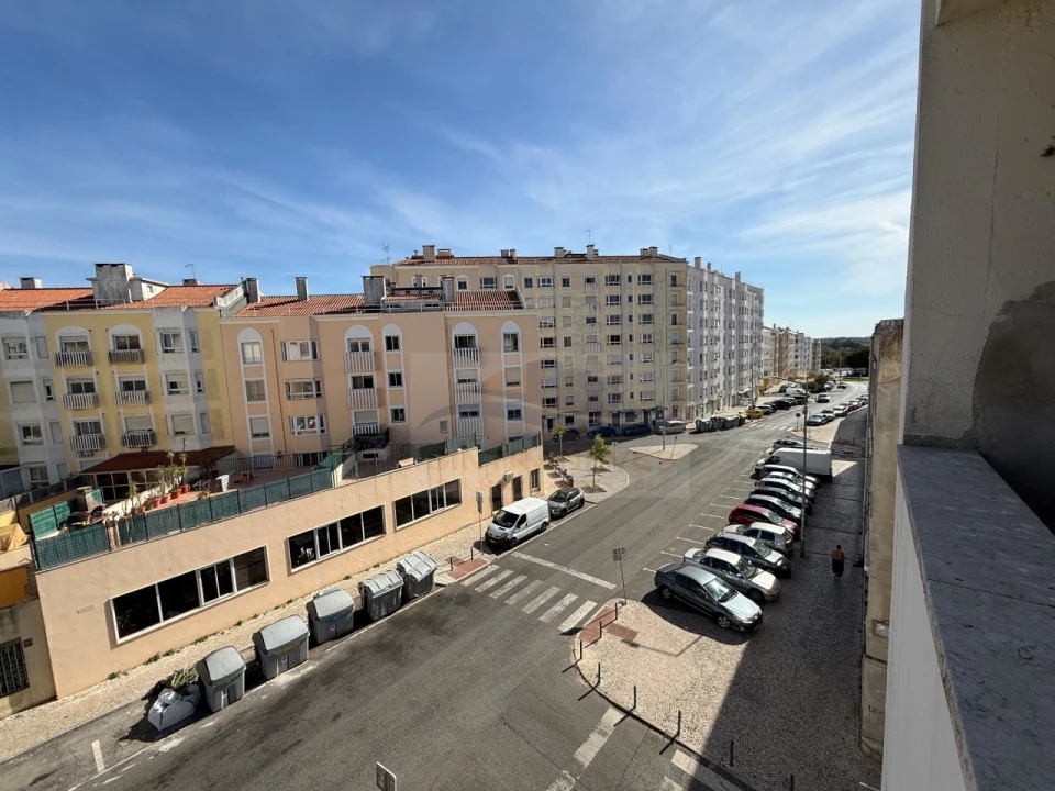 Apartamento T2 para Venda em Rio de Mouro Foto 17