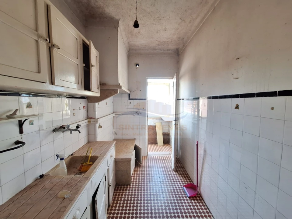 Apartamento T2 para Venda em Rio de Mouro Foto 2