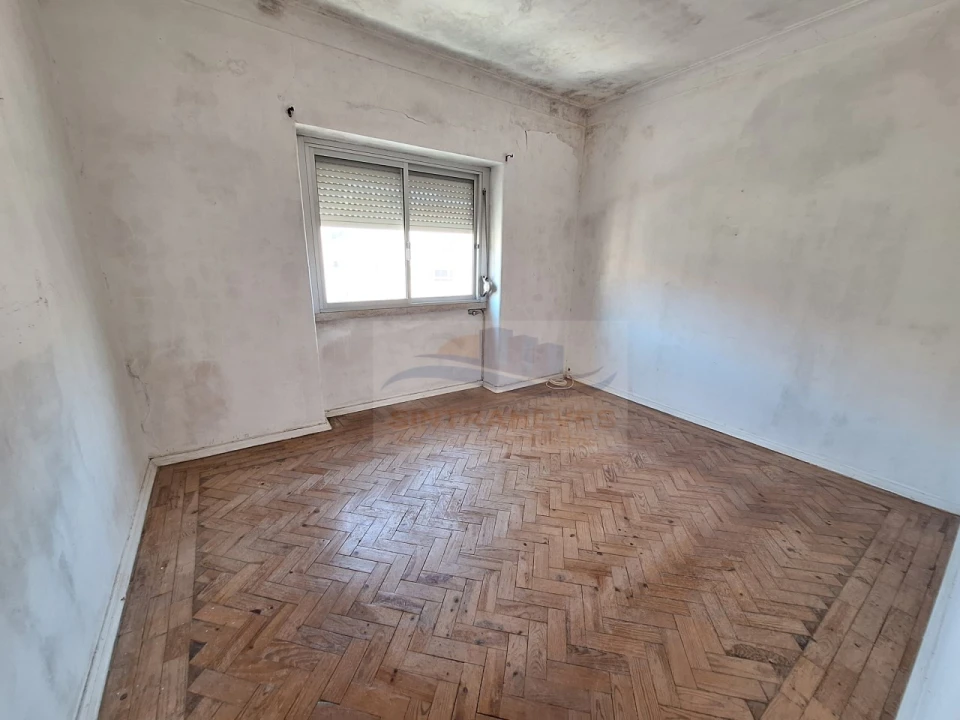 Apartamento T2 para Venda em Rio de Mouro Foto 7