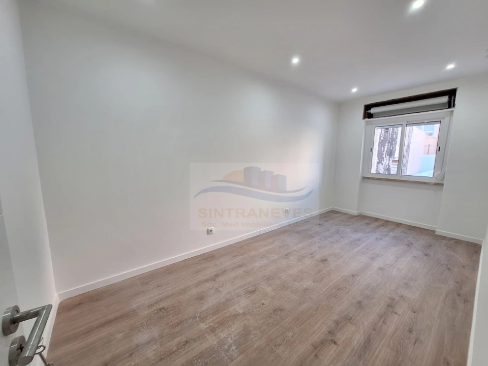 Apartamento T3 para Venda em Venteira Foto 11