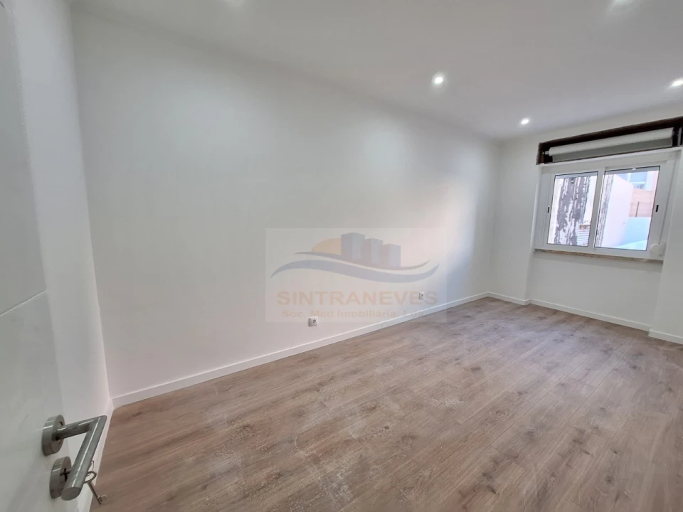 Apartamento T3 para Venda em Venteira Foto 12