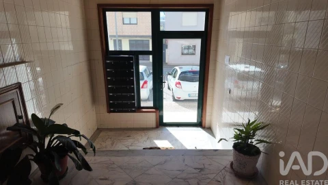Apartamento T2 para Venda em Aver-O-Mar, Amorim e Terroso