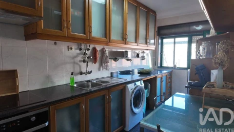 Apartamento T2 para Venda em Aver-O-Mar, Amorim e Terroso