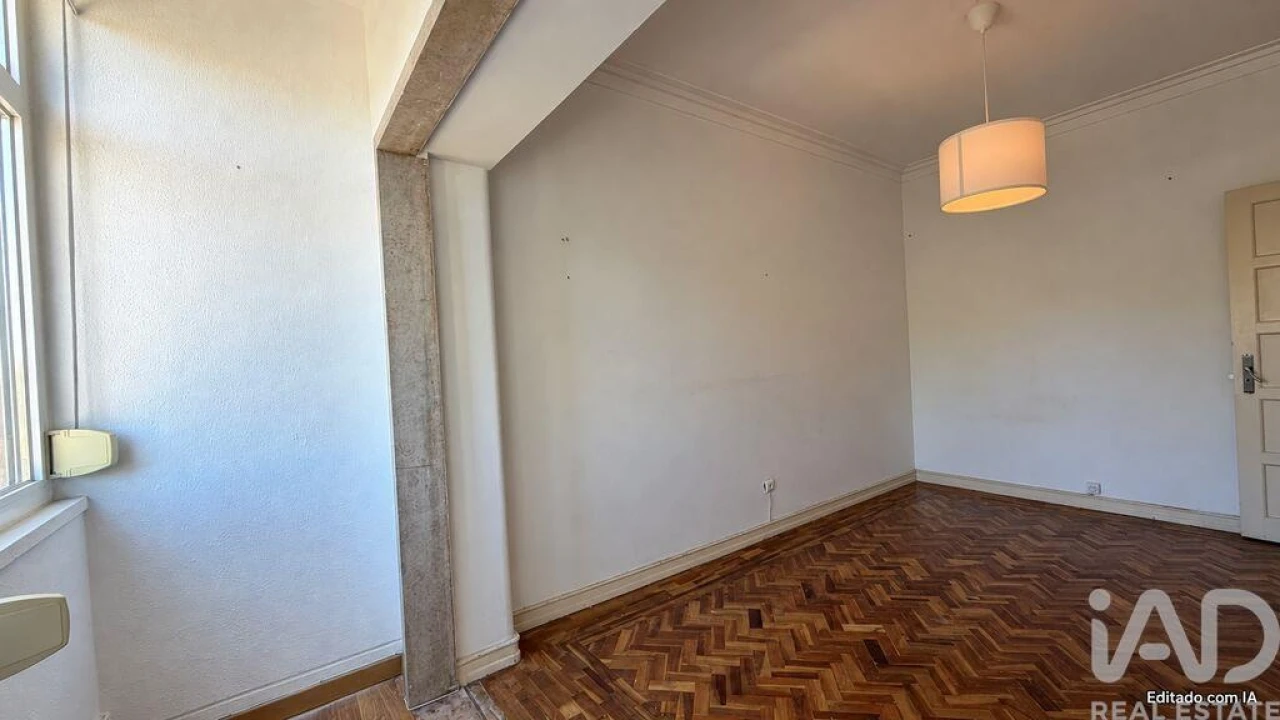 Apartamento T2 para Arrendamento em Campo de Ourique Foto 10