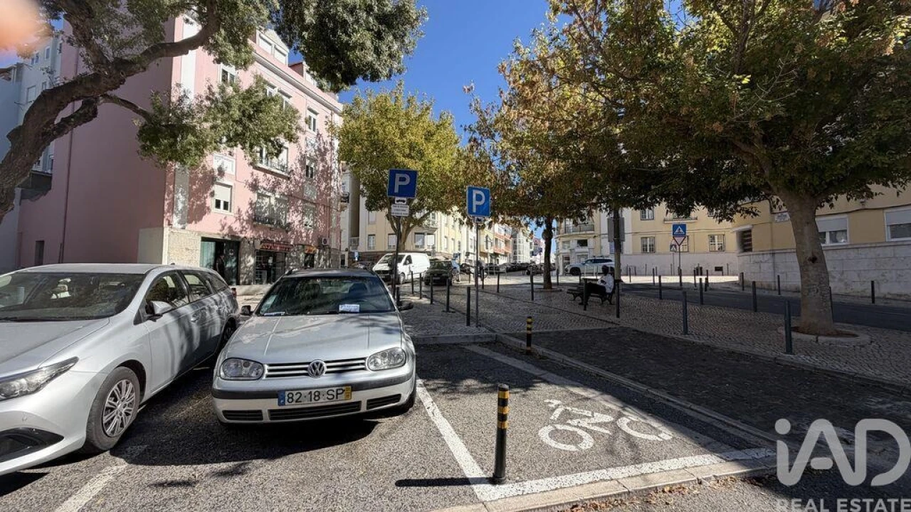 Apartamento T2 para Arrendamento em Campo de Ourique Foto 18