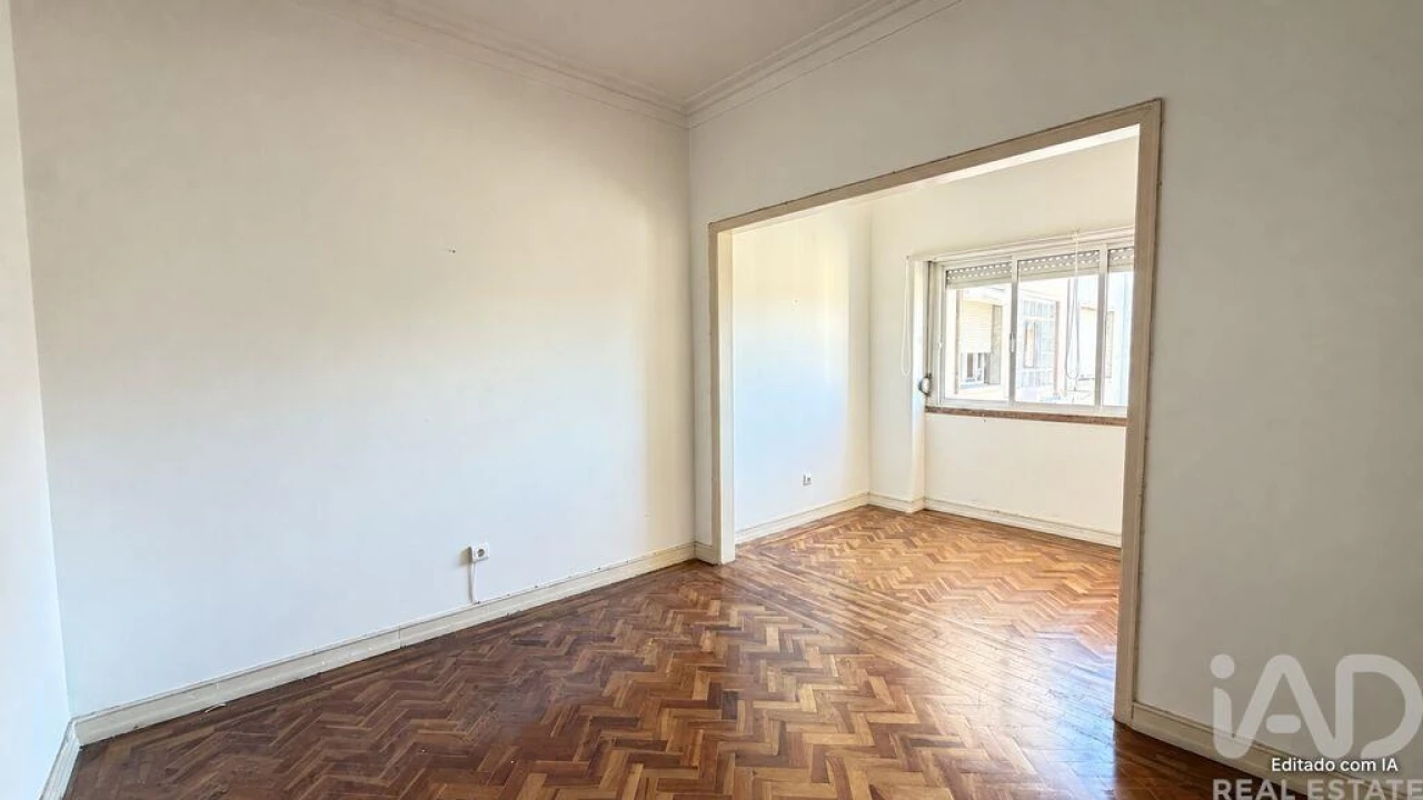 Apartamento T2 para Arrendamento em Campo de Ourique Foto 6