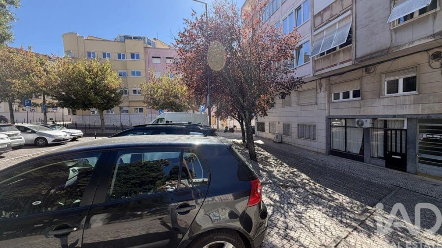 Apartamento T2 para Arrendamento em Campo de Ourique Foto 16