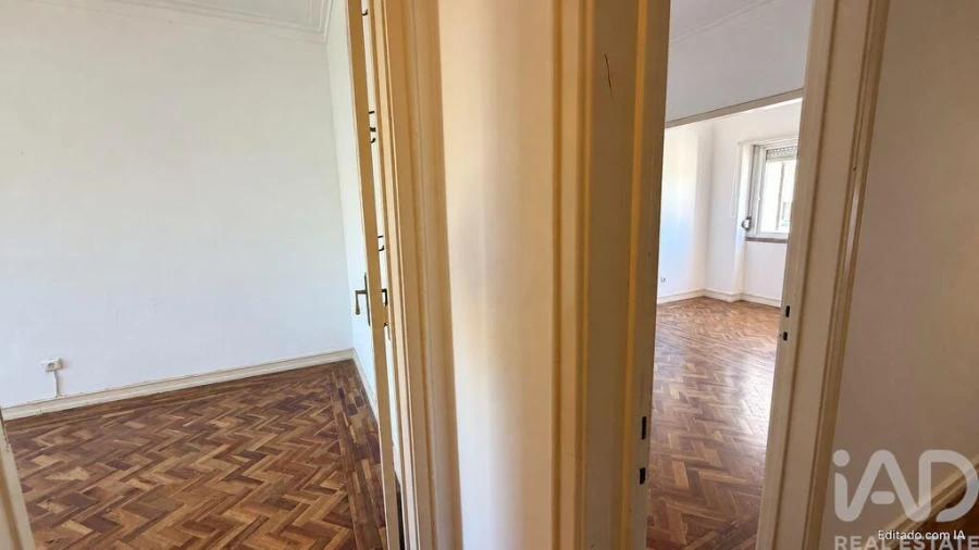 Apartamento T2 para Arrendamento em Campo de Ourique Foto 12