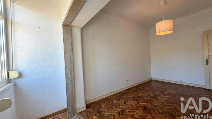 Apartamento T2 para Arrendamento em Campo de Ourique Foto 10