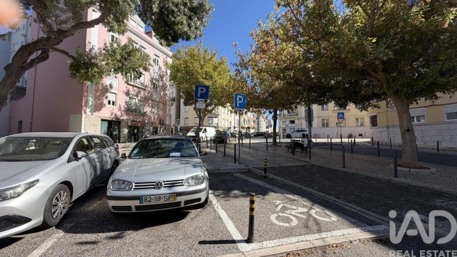 Apartamento T2 para Arrendamento em Campo de Ourique Foto 18