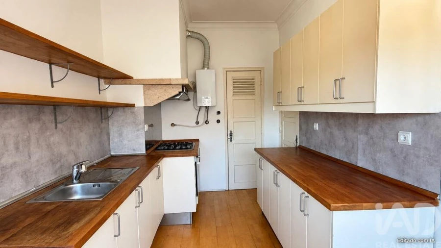 Apartamento T2 para Arrendamento em Campo de Ourique Foto 5