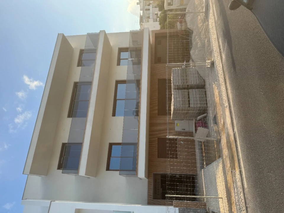Apartamento T2 para Venda em Quarteira Foto 2