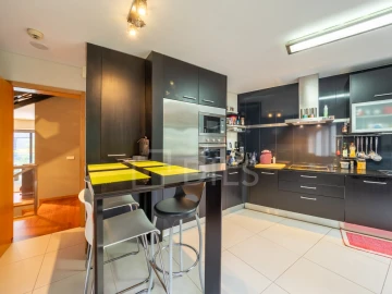 Moradia T4 para Venda em Paranhos