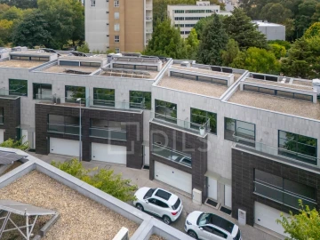 Moradia T4 para Venda em Paranhos