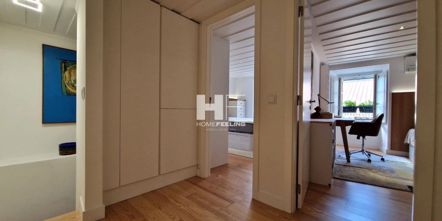 Apartamento para Venda em Santa Maria Maior Foto 2