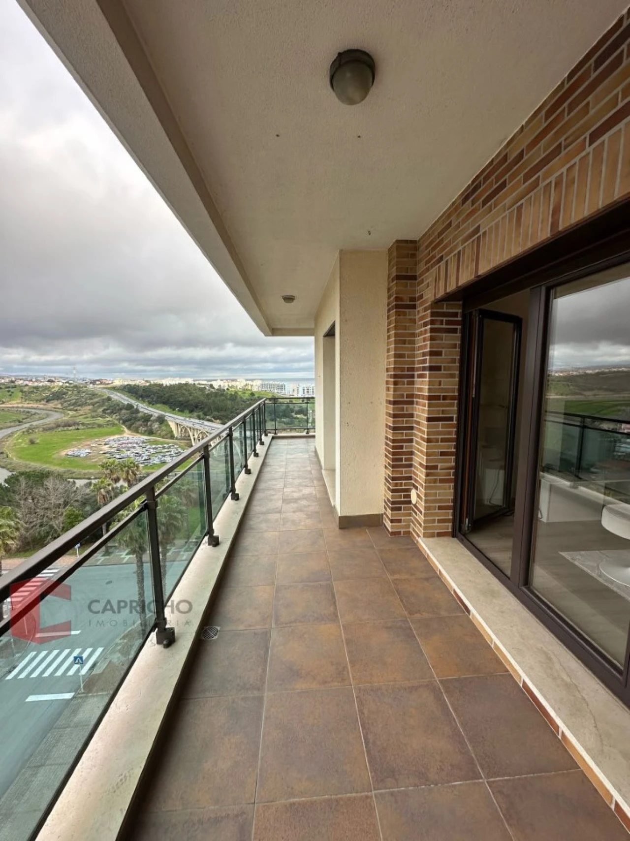 Apartamento T2 para Venda em Sacavém e Prior Velho Foto 5