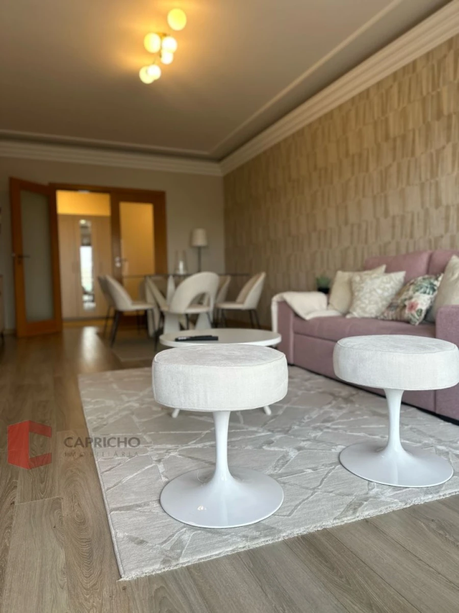 Apartamento T2 para Venda em Sacavém e Prior Velho Foto 3