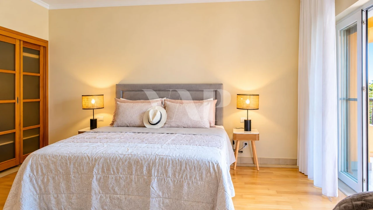 Apartamento T2 para Arrendamento em Quarteira Foto 9