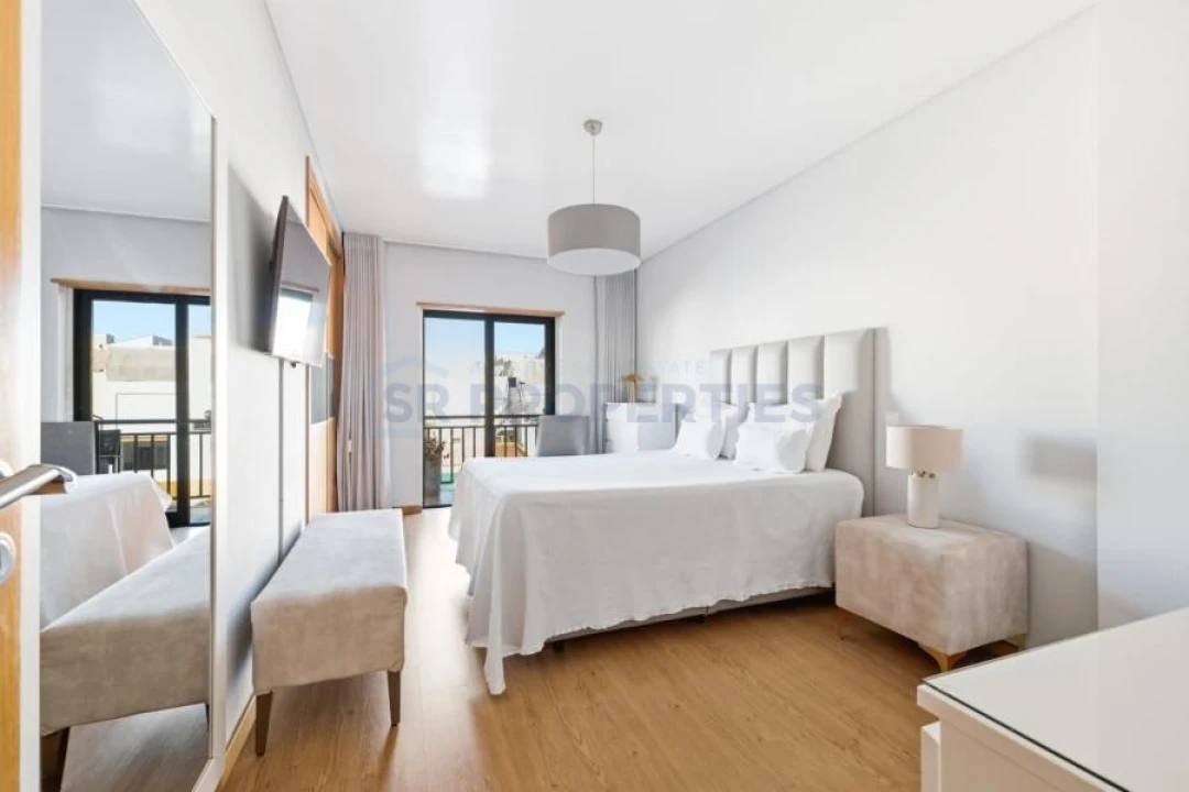 Apartamento T3 para Venda em Quarteira Foto 4