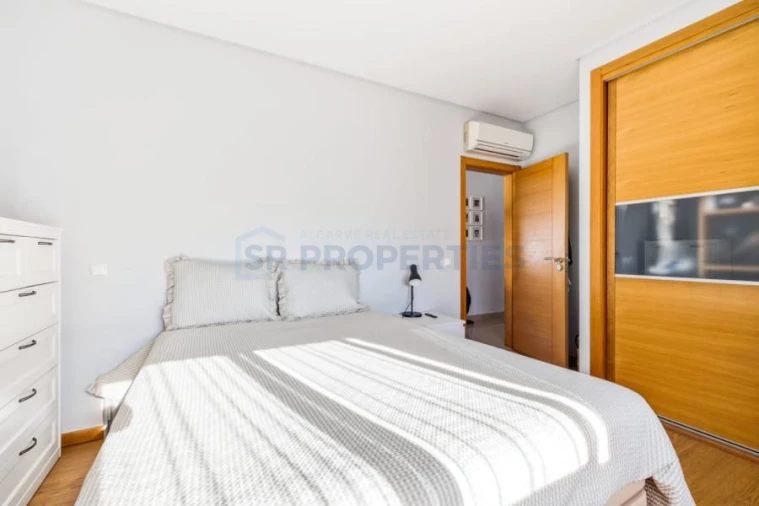 Apartamento T3 para Venda em Quarteira Foto 17