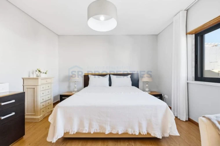 Apartamento T3 para Venda em Quarteira Foto 9