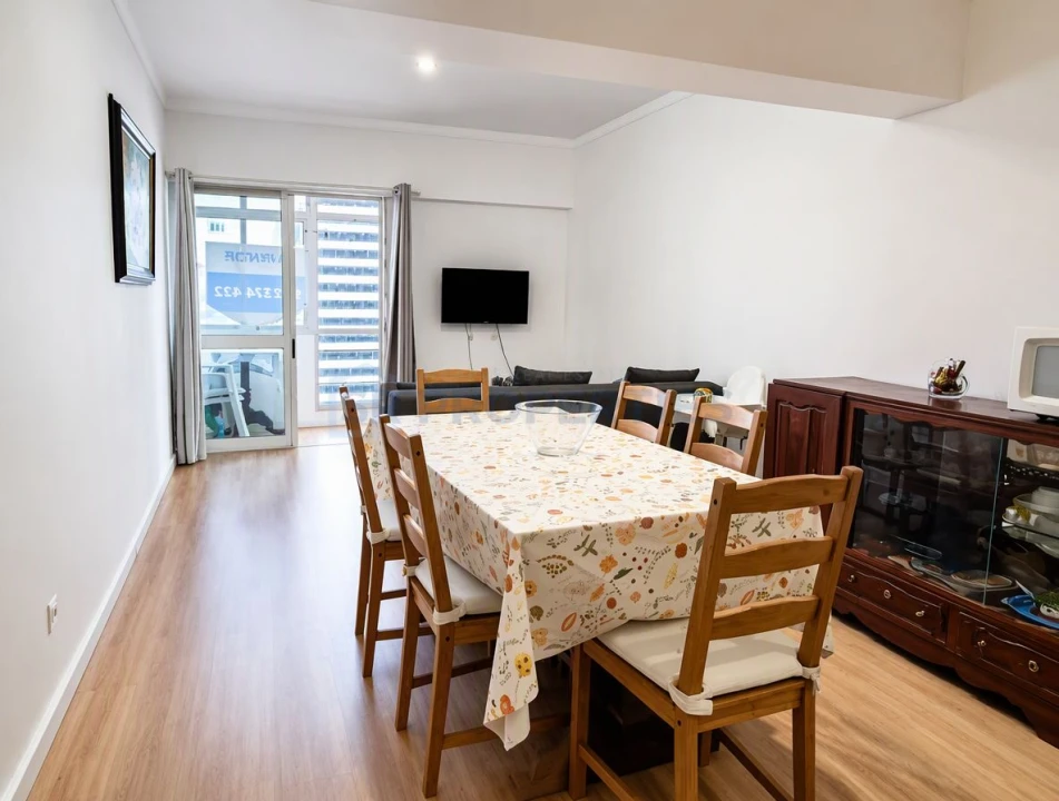 Apartamento T1 para Venda em Quarteira Foto 5