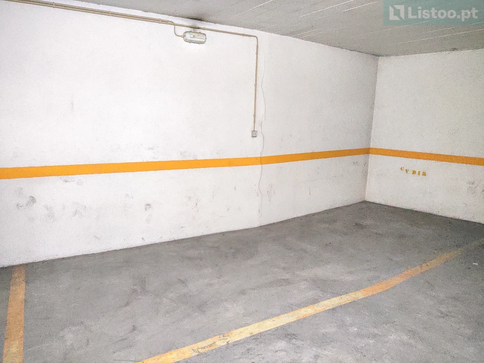 Apartamento T2 para Venda em Agualva e Mira-Sintra Foto 32