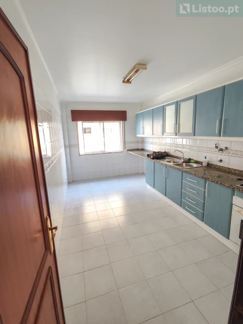 Apartamento T2 para Venda em Agualva e Mira-Sintra