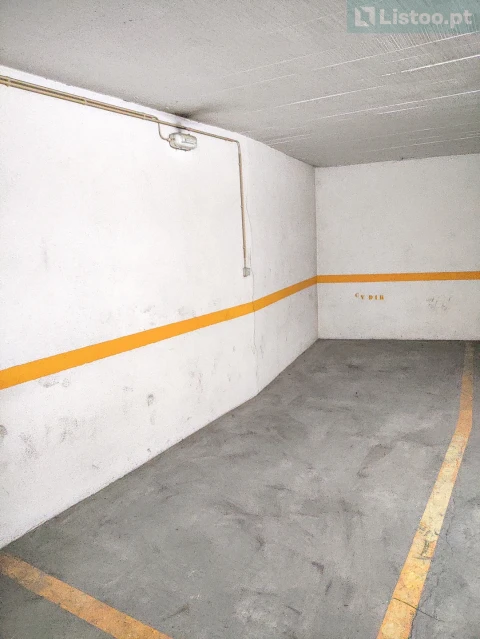 Apartamento T2 para Venda em Agualva e Mira-Sintra