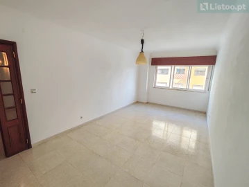 Apartamento T2 para Venda em Agualva e Mira-Sintra
