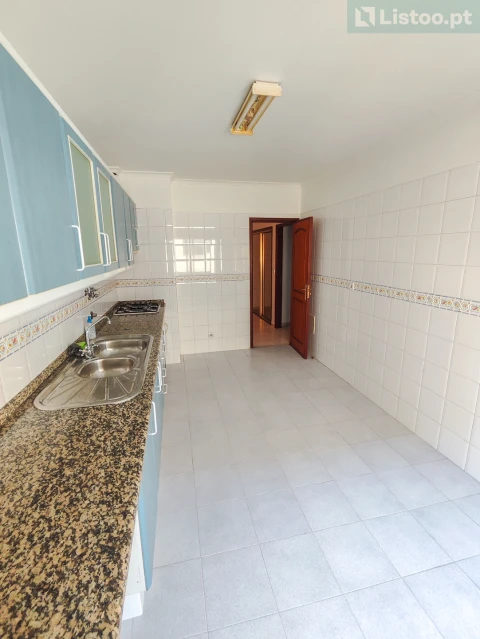 Apartamento T2 para Venda em Agualva e Mira-Sintra